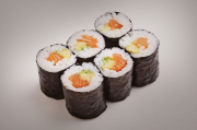 Salmon-avocado maki